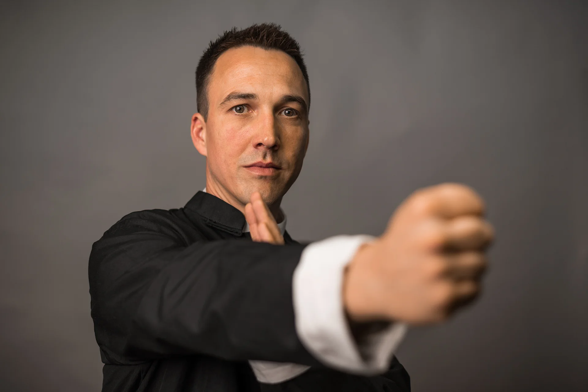 Dr. Robin Tutzschke in Wing-Chun-Haltung